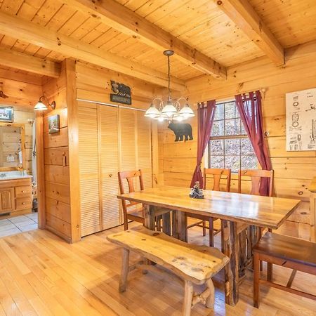 Moonshine Ridge Cabin With Hot Tub And Fire Pit ピジョンフォージ エクステリア 写真