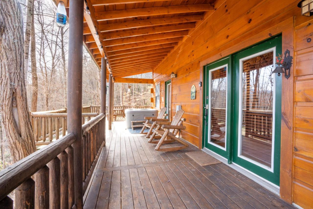 Moonshine Ridge Cabin With Hot Tub And Fire Pit ピジョンフォージ エクステリア 写真
