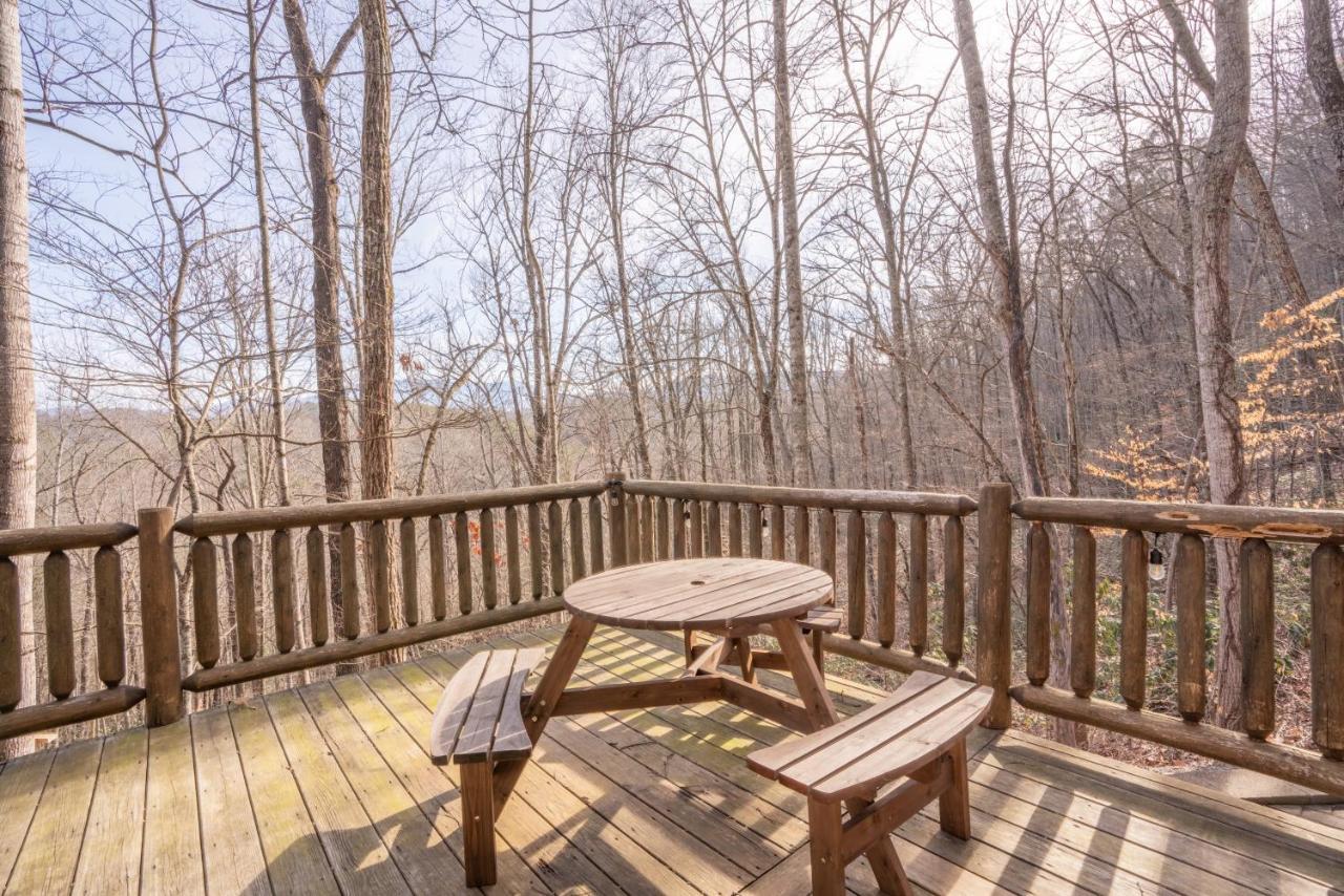 Moonshine Ridge Cabin With Hot Tub And Fire Pit ピジョンフォージ エクステリア 写真