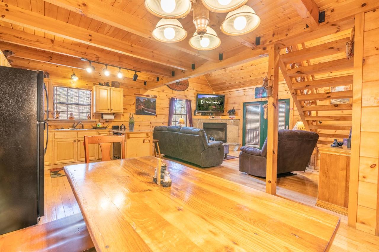 Moonshine Ridge Cabin With Hot Tub And Fire Pit ピジョンフォージ エクステリア 写真