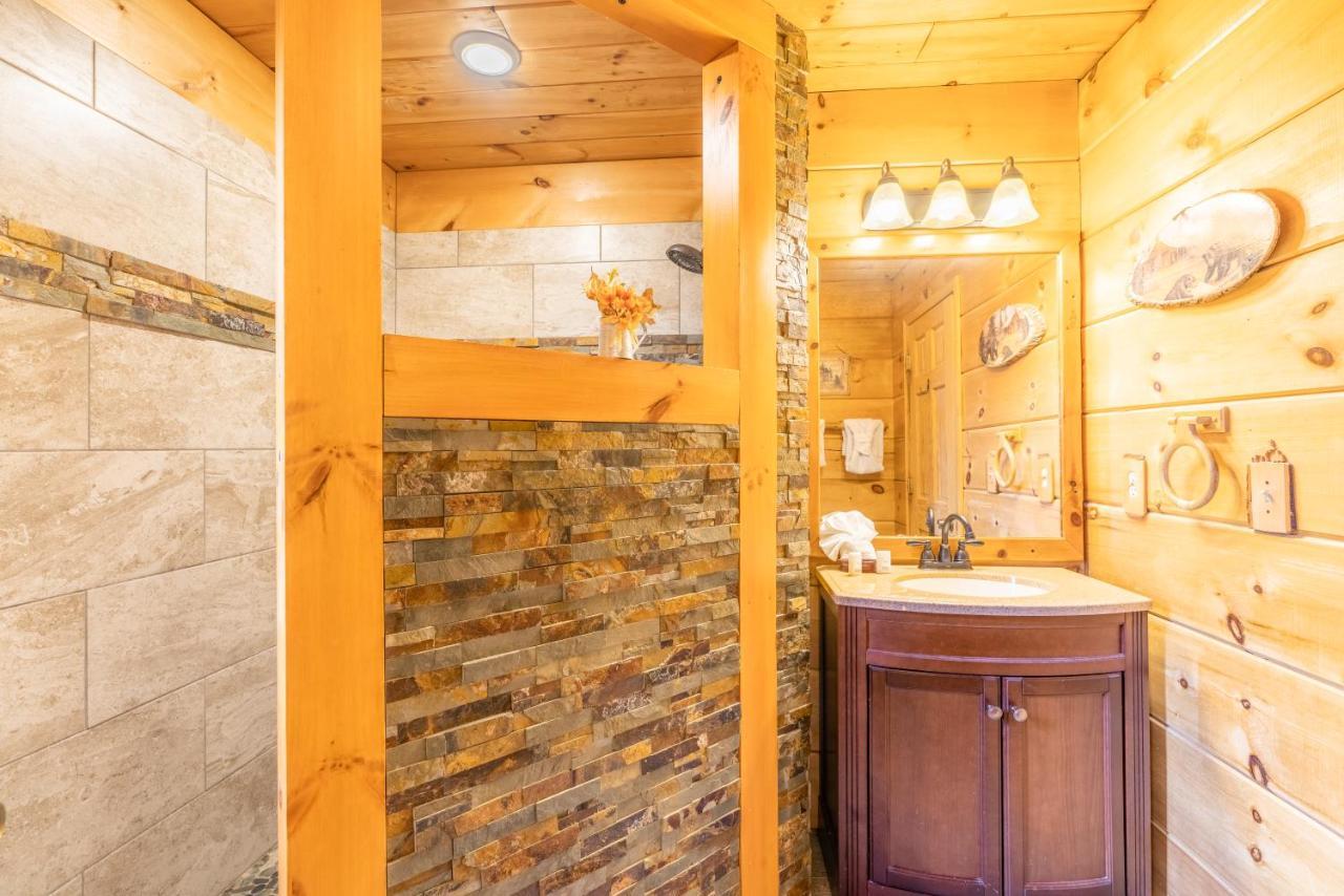 Moonshine Ridge Cabin With Hot Tub And Fire Pit ピジョンフォージ エクステリア 写真